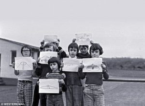 Extraordinary Story of Entire Class Who Claimed to Have Spotted a 40ft-long UFO